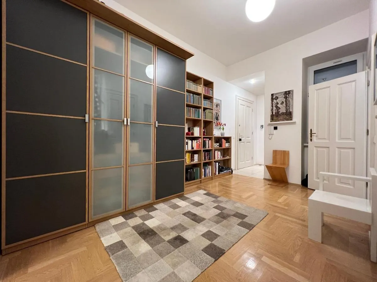 Apartment Vienna Design Apartment: Stylish Stay Near Schönbrunn with Parking & Netflix