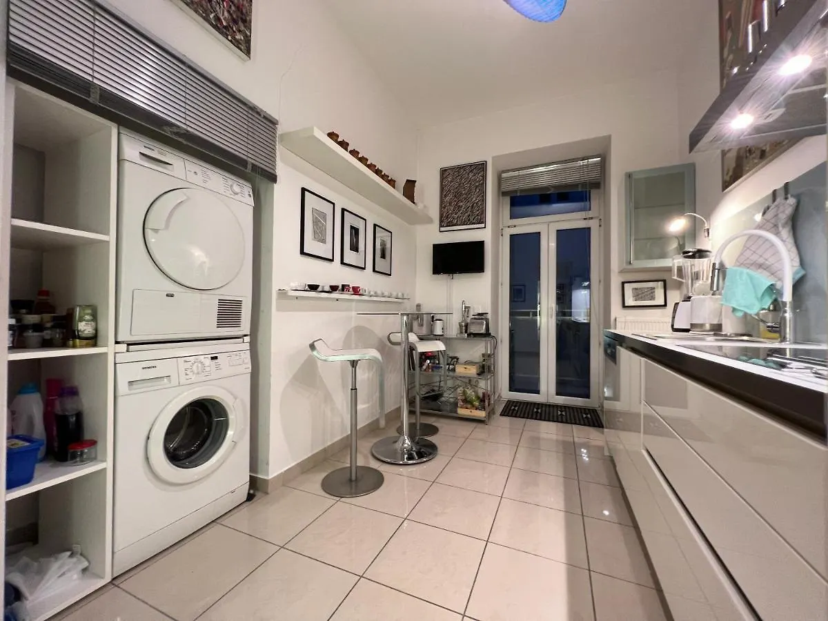 Apartment Vienna Design Apartment: Stylish Stay Near Schönbrunn with Parking & Netflix Austria