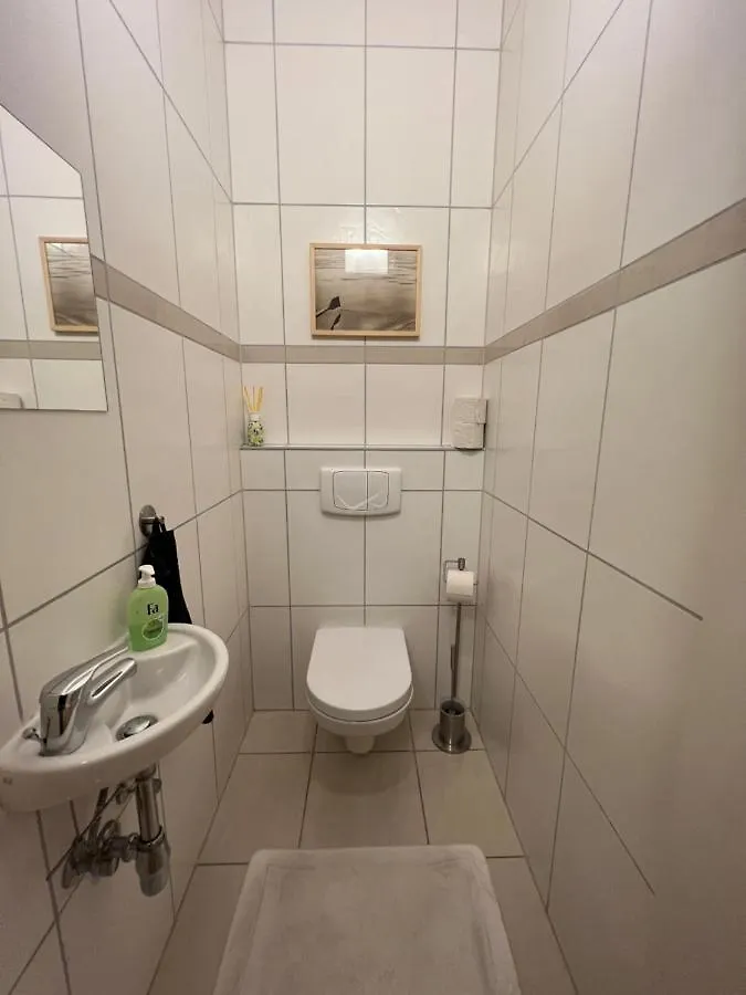 Apartment Vienna Design Apartment: Stylish Stay Near Schönbrunn with Parking & Netflix