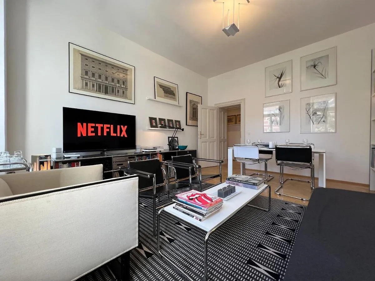 Vienna Design Apartment: Stylish Stay Near Schönbrunn with Parking & Netflix Austria
